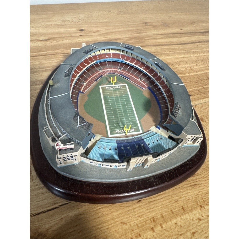 Municipal Stadium Old Home Of The Cleveland Browns NFL Replica Danbury Mint - Picture 5 of 6